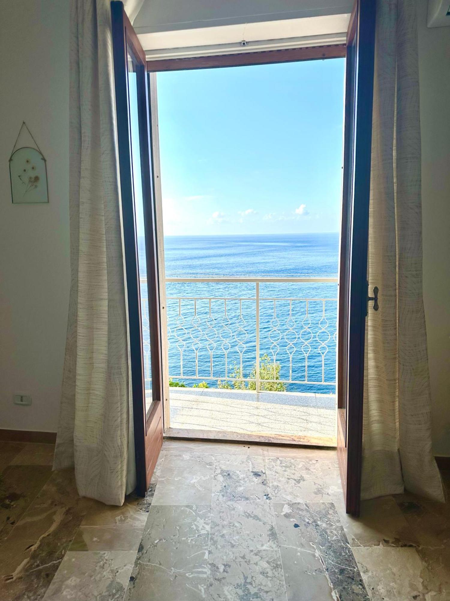 The View Apartment Scilla Exterior photo